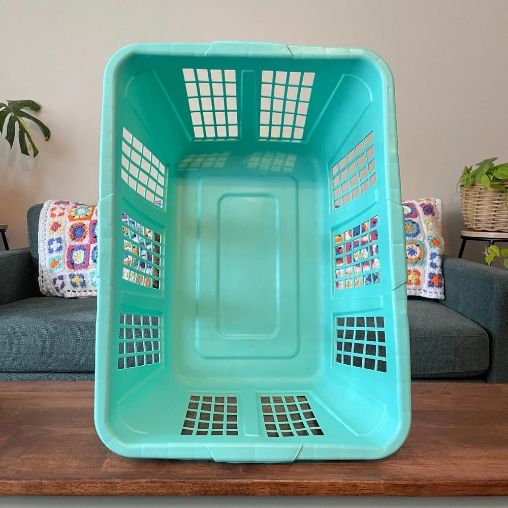 Rubbermaid great shape